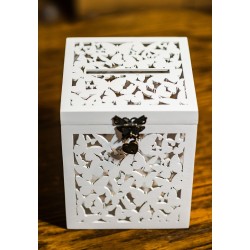 Małe pudełko na koperty z zamknięciem wzór motyl